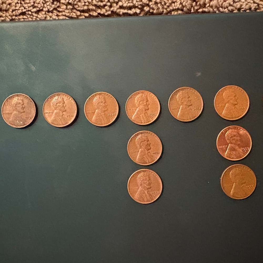 Wheat pennies and bicentennial penny